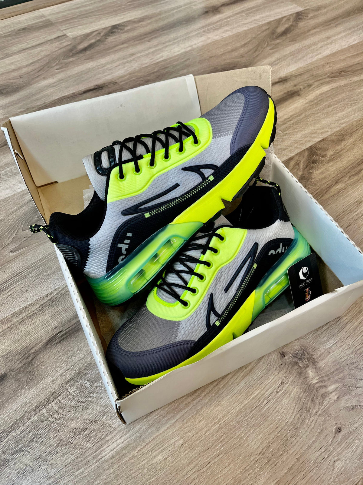 CUBICS Max Air 2090 Trainers - Volt