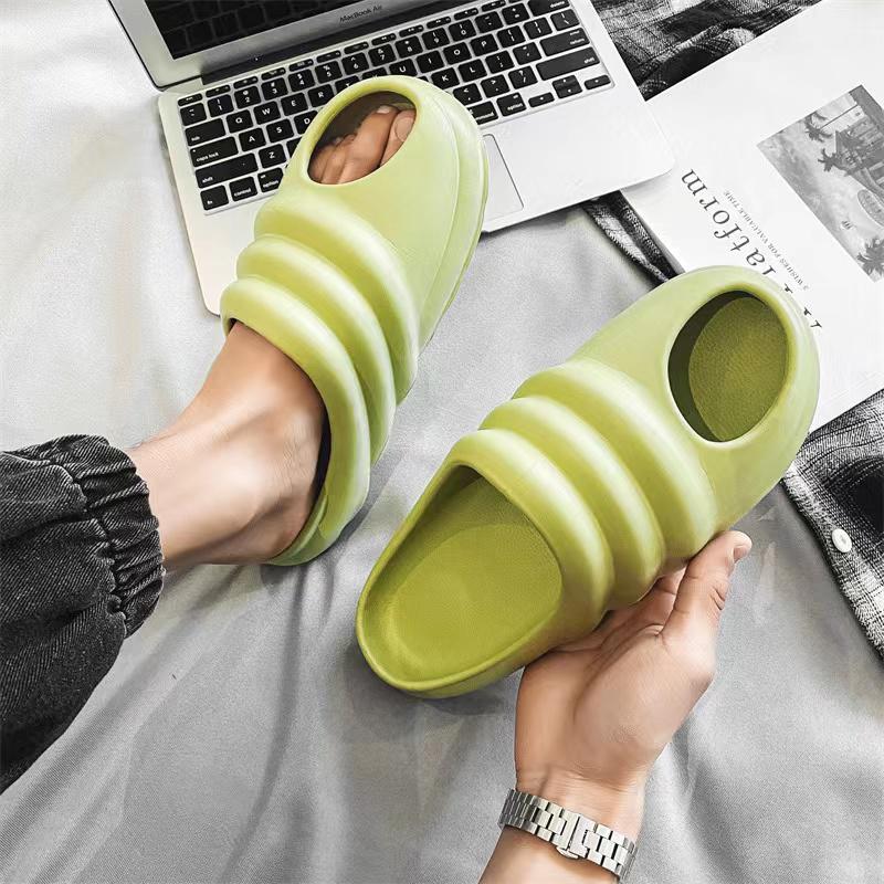 CUBICS Snail Cutout Foam Slides - Resin